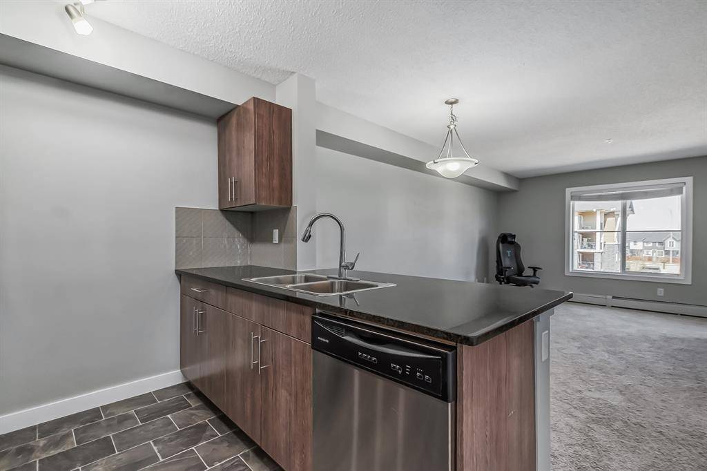 Calgary, AB T2X 2B9,81 Legacy BLVD SE #3311