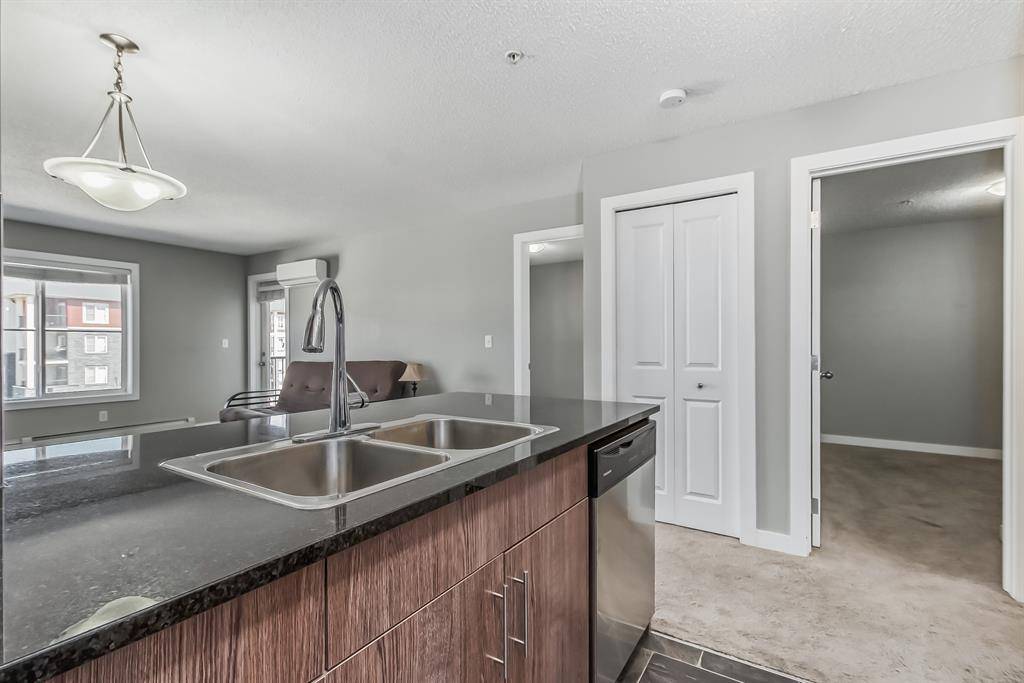 Calgary, AB T2X 2B9,81 Legacy BLVD SE #3311