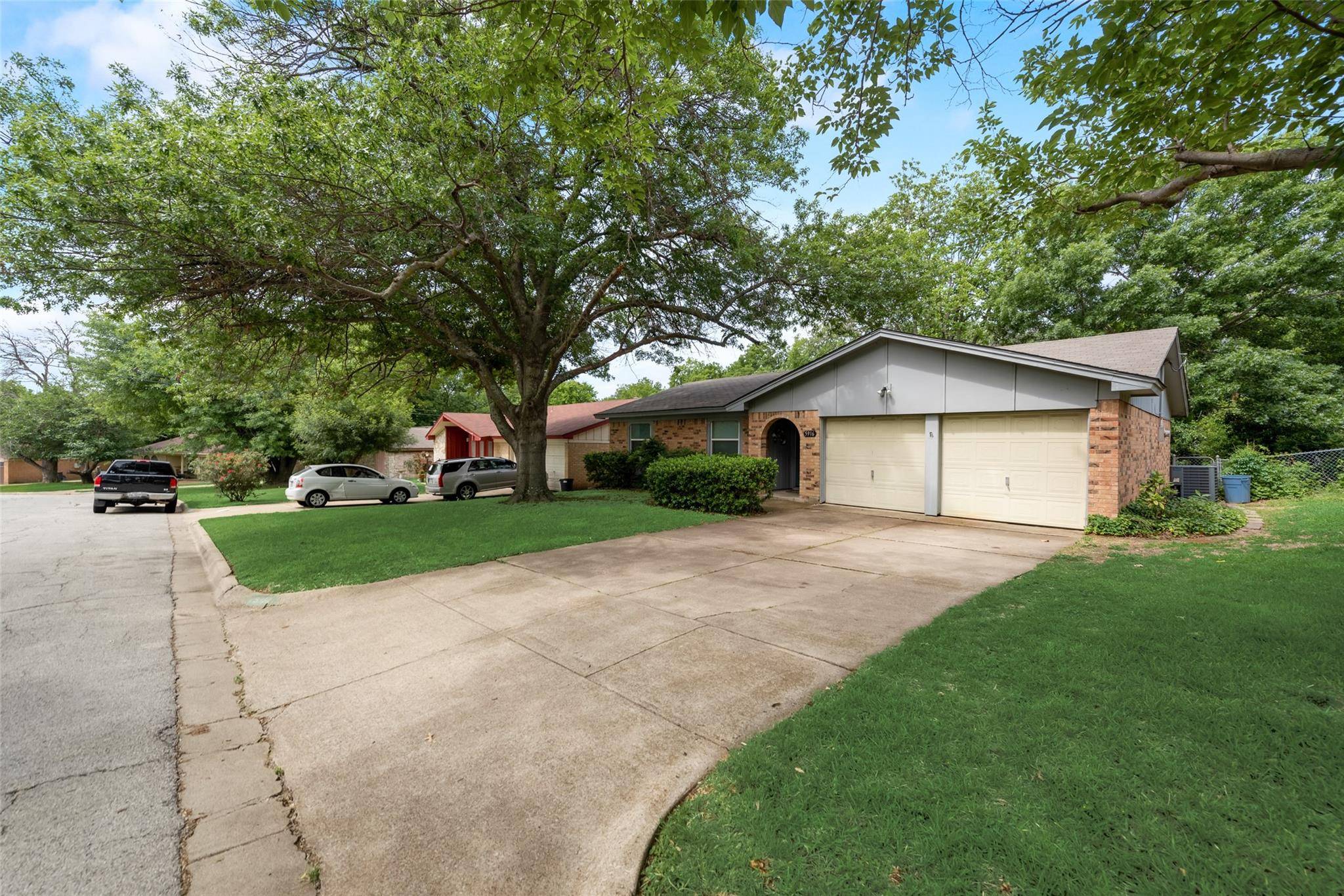 Edgecliff Village, TX 76134,5916 Westcrest Drive W