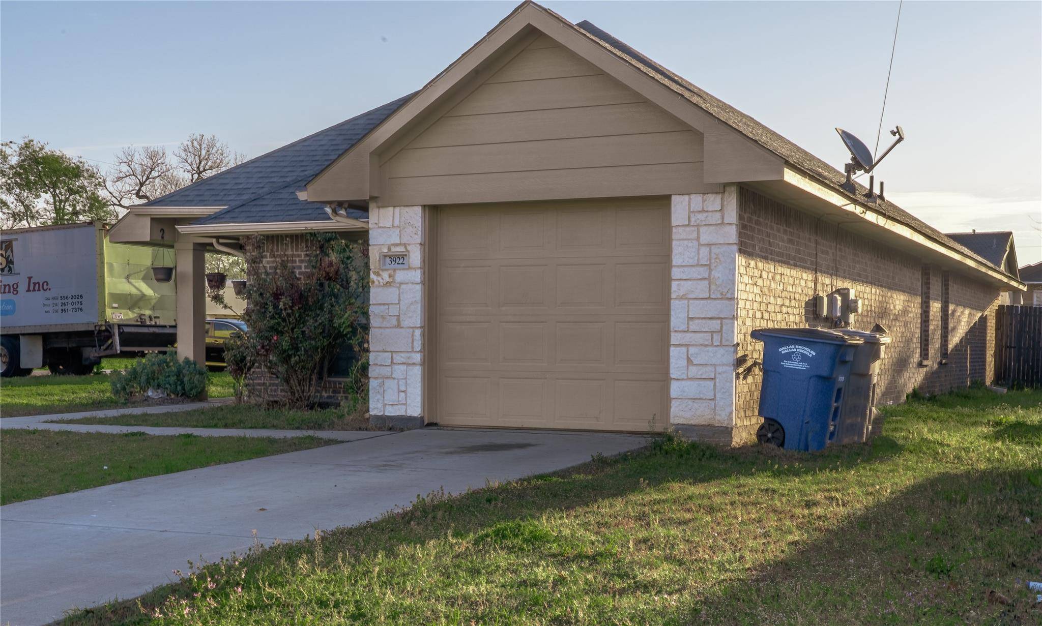 Dallas, TX 75212,3922 Vineyard Drive