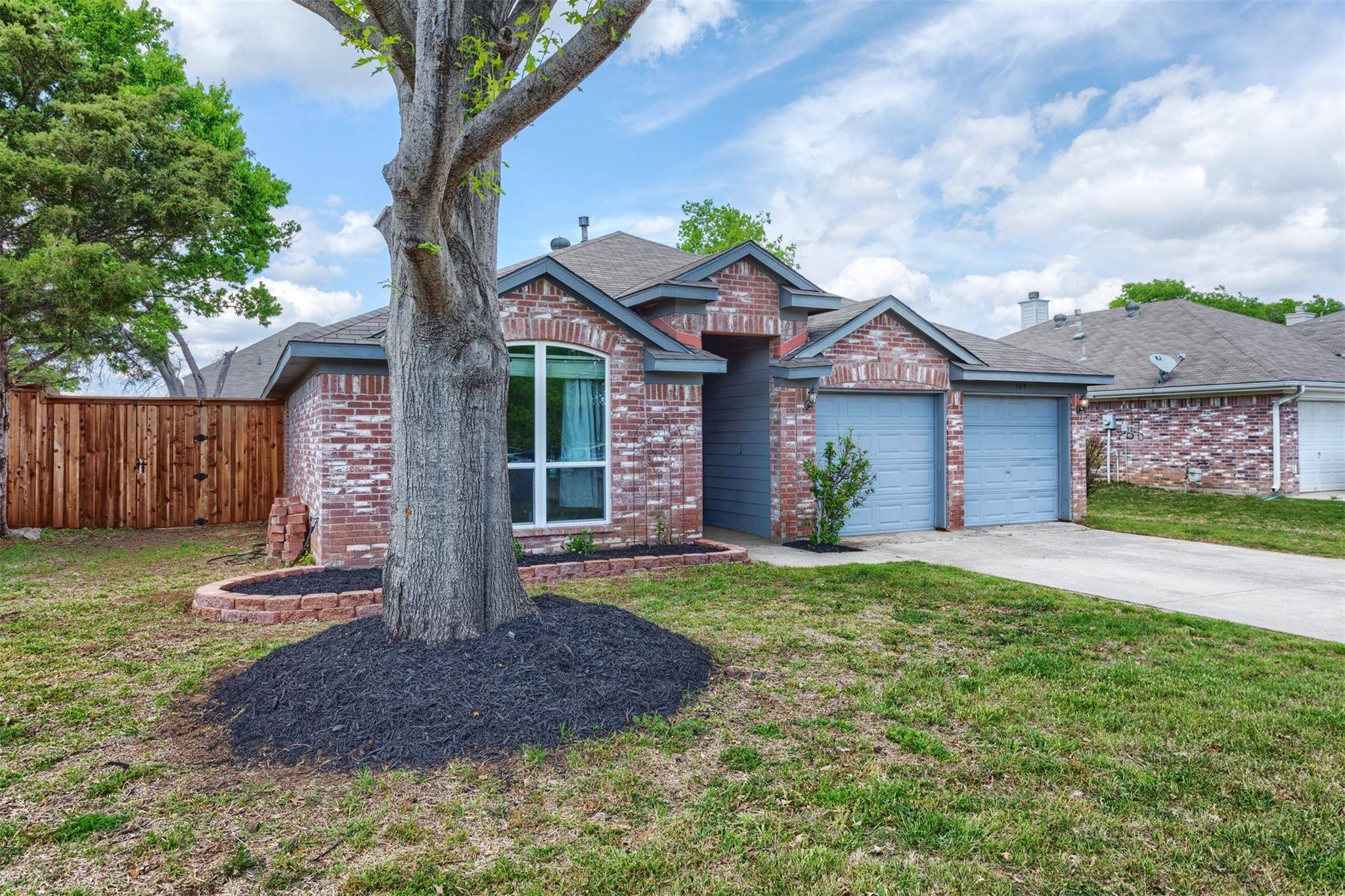 Lake Dallas, TX 75065,763 Winding Oak Bend