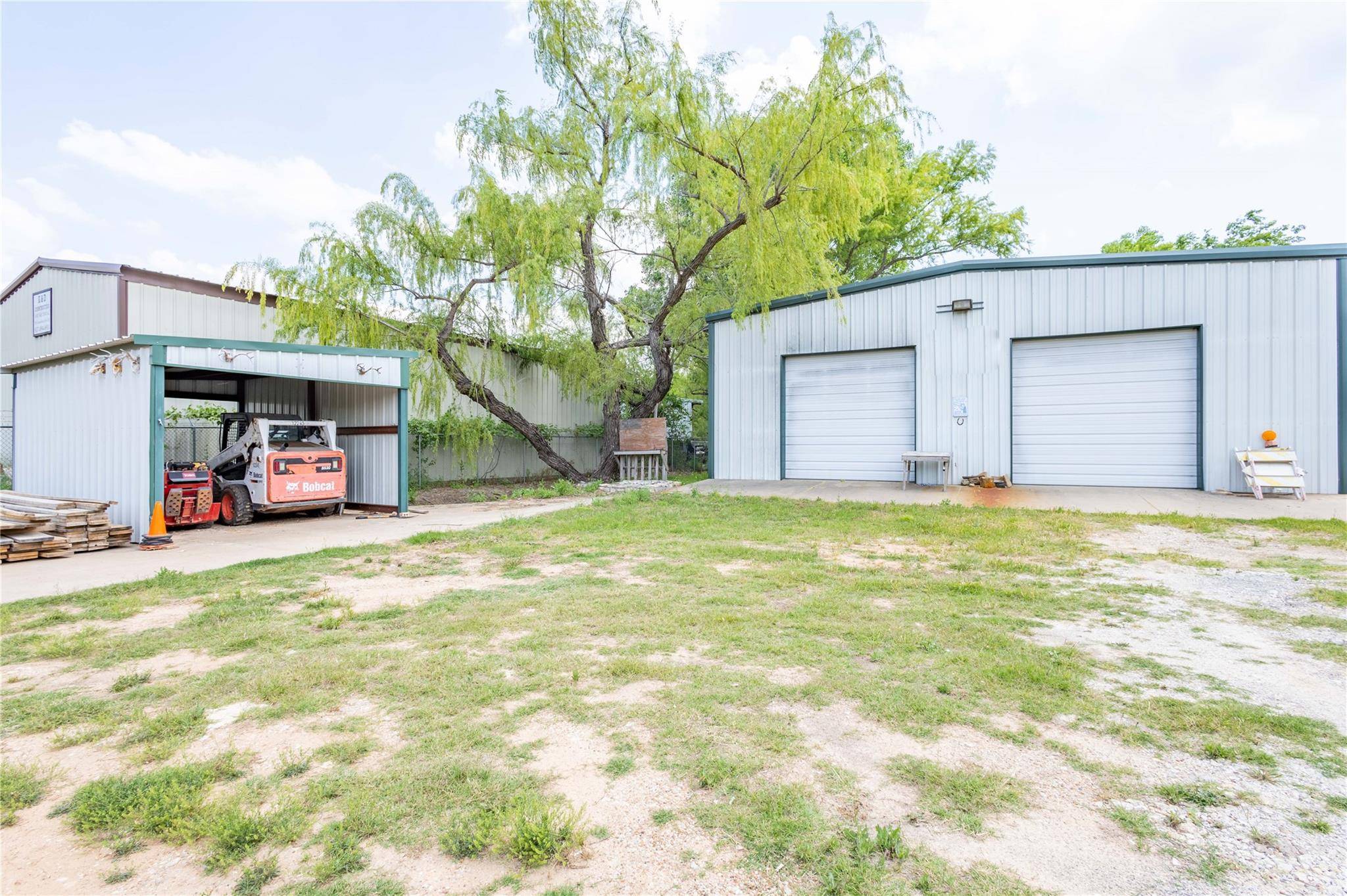 Granbury, TX 76048,717 Comanche Cove