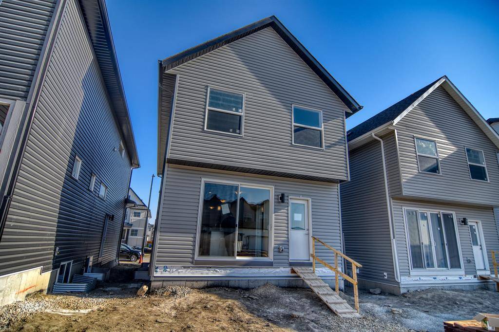 Airdrie, AB T4B 5H9,561 South Point PL SW