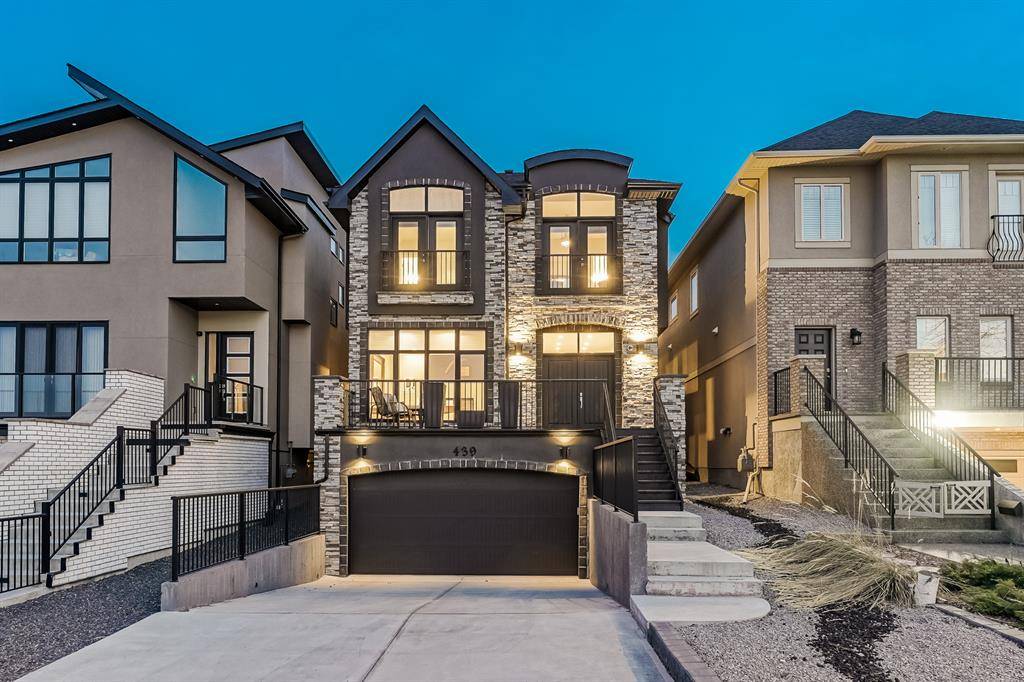 Calgary, AB T2M 2P5,439 31 AVE NE