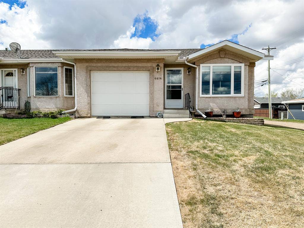 Stettler, AB T0C2L1,4414 57 ST