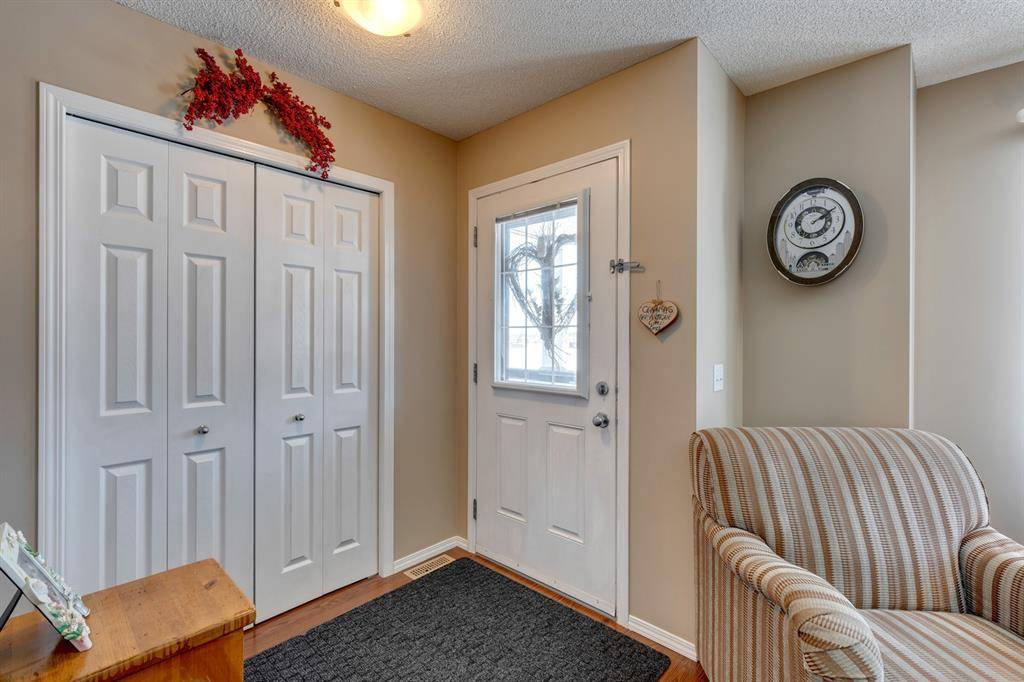 Okotoks, AB T1S2L7,156 Cimarron Grove Close