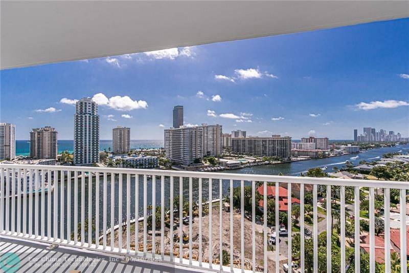 Hallandale Beach, FL 33009,137 Golden Isles Dr  #1504