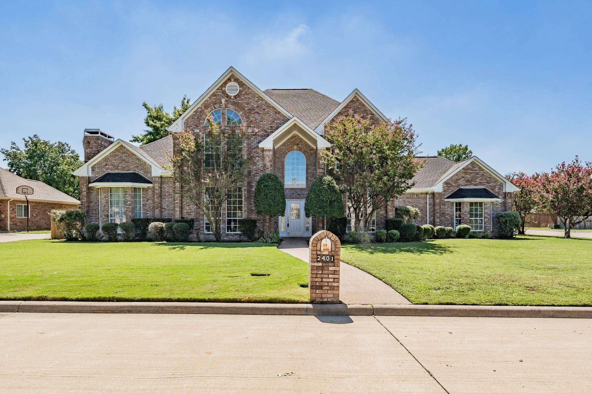 Colleyville, TX 76034,2401 Spruce Court