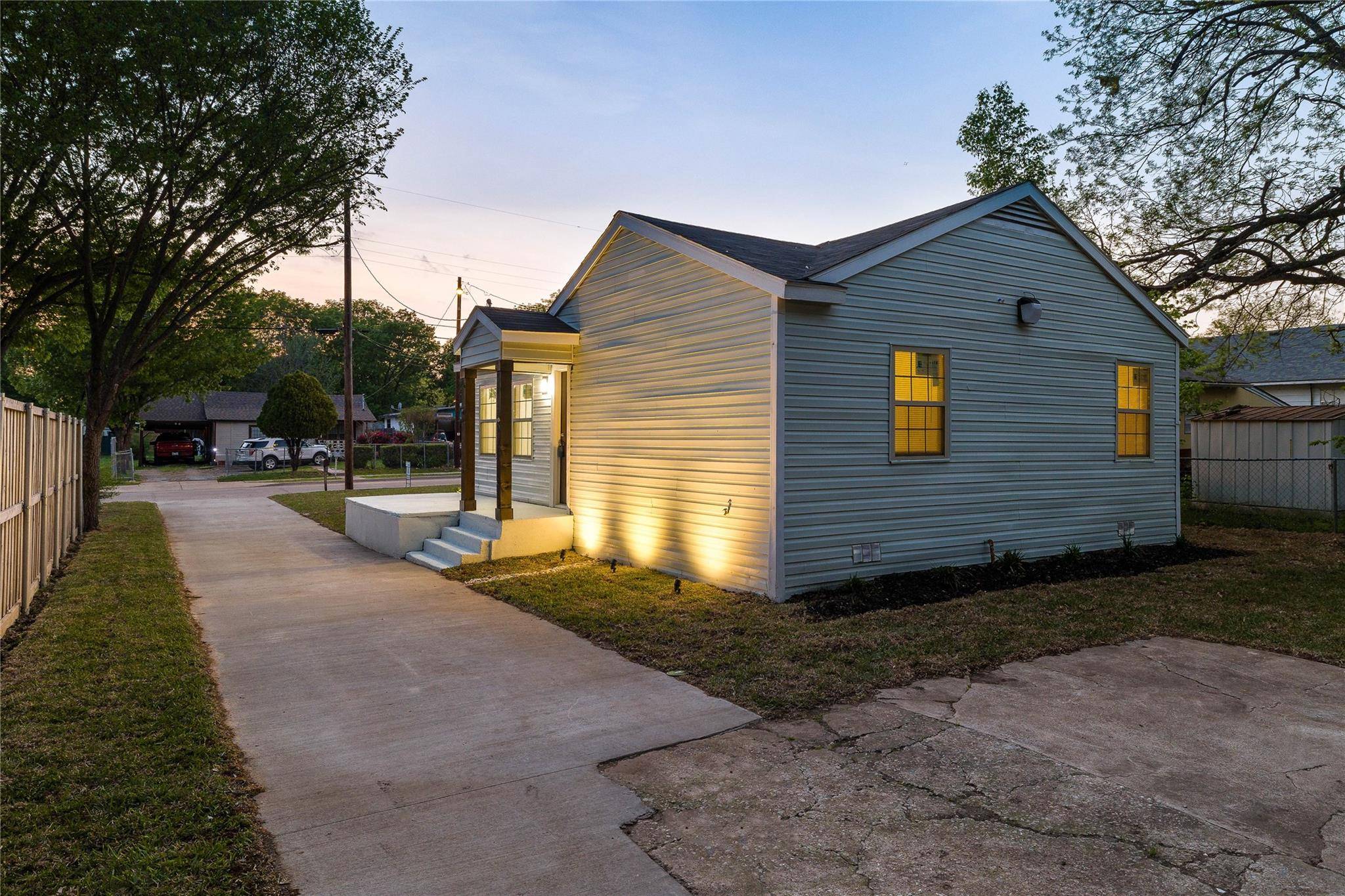 Dallas, TX 75217,718 Helena Street