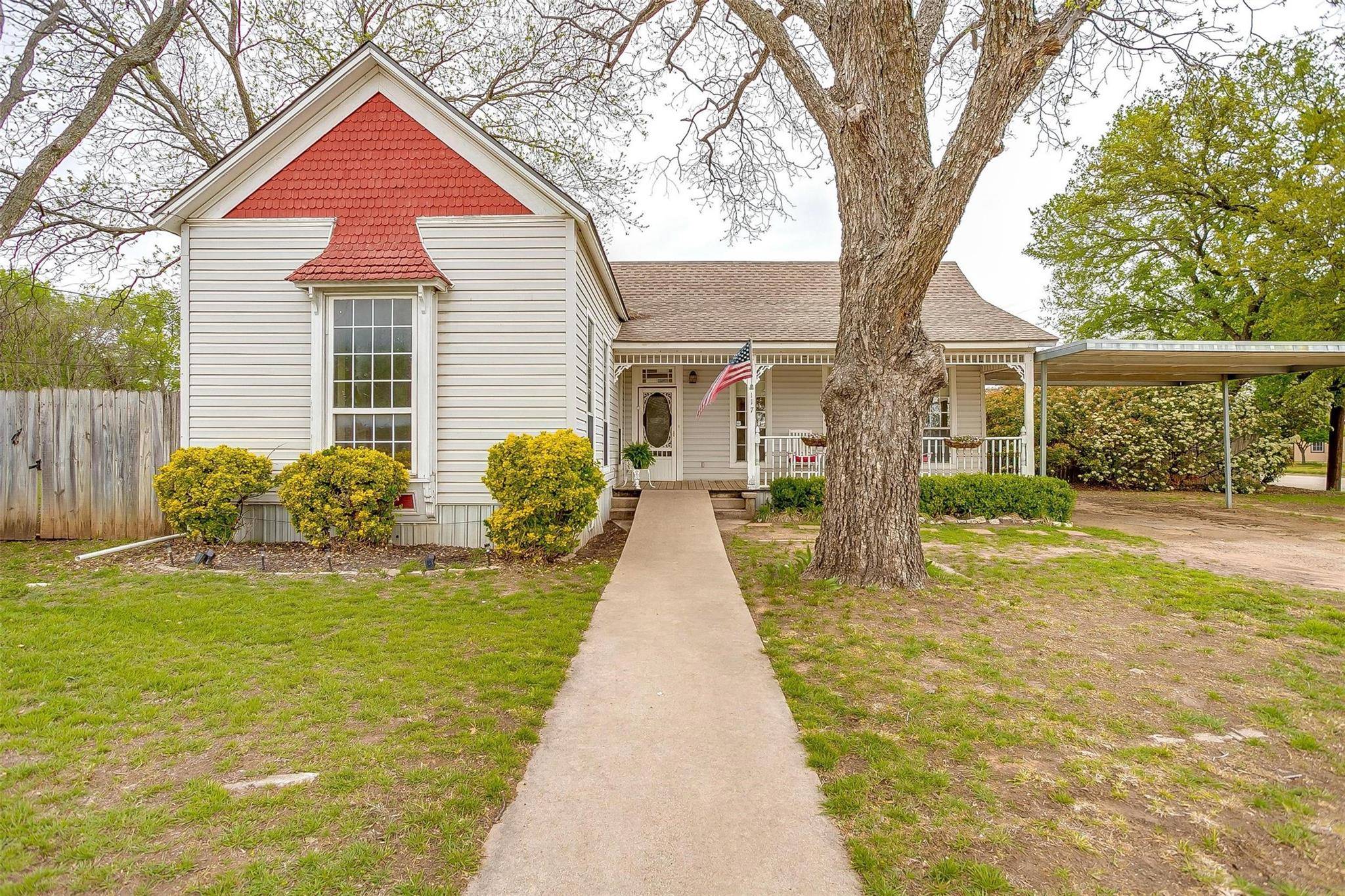 Weatherford, TX 76086,117 Throckmorton Street