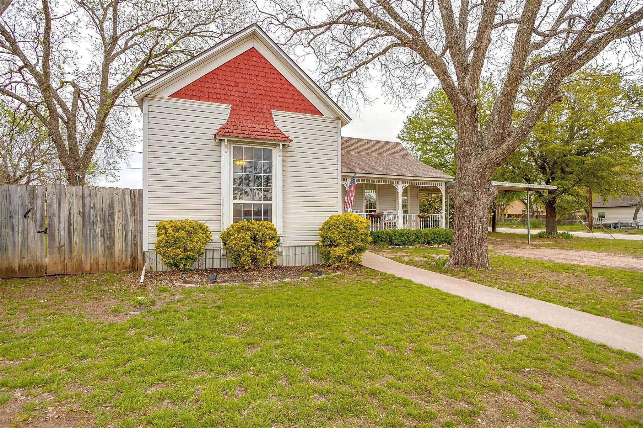 Weatherford, TX 76086,117 Throckmorton Street