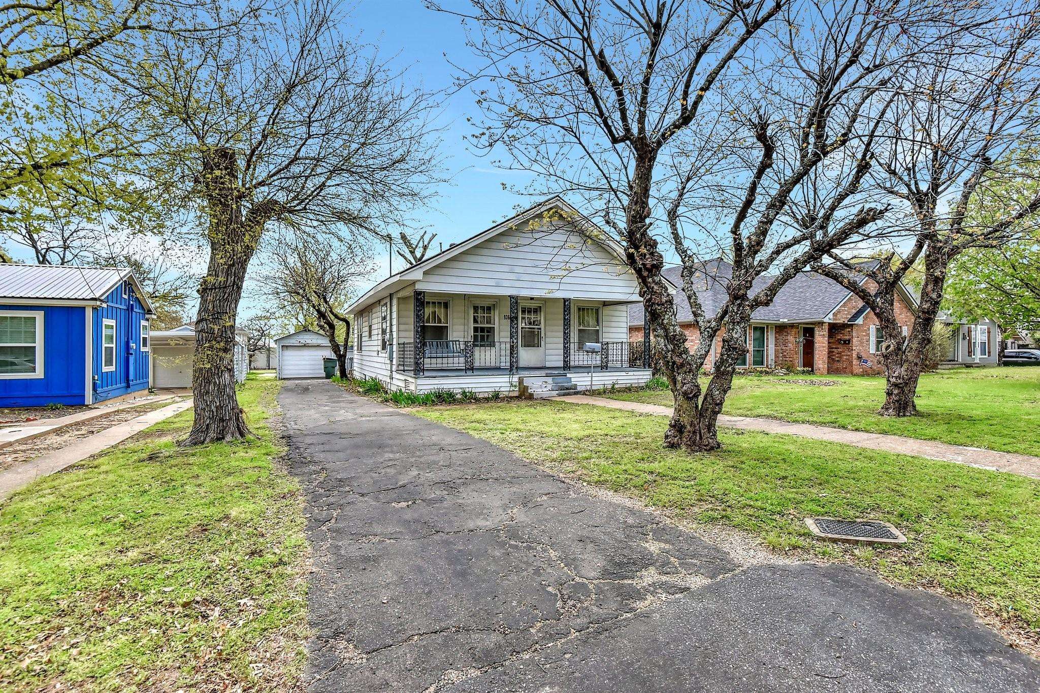 Sherman, TX 75092,936 W Laurel Street