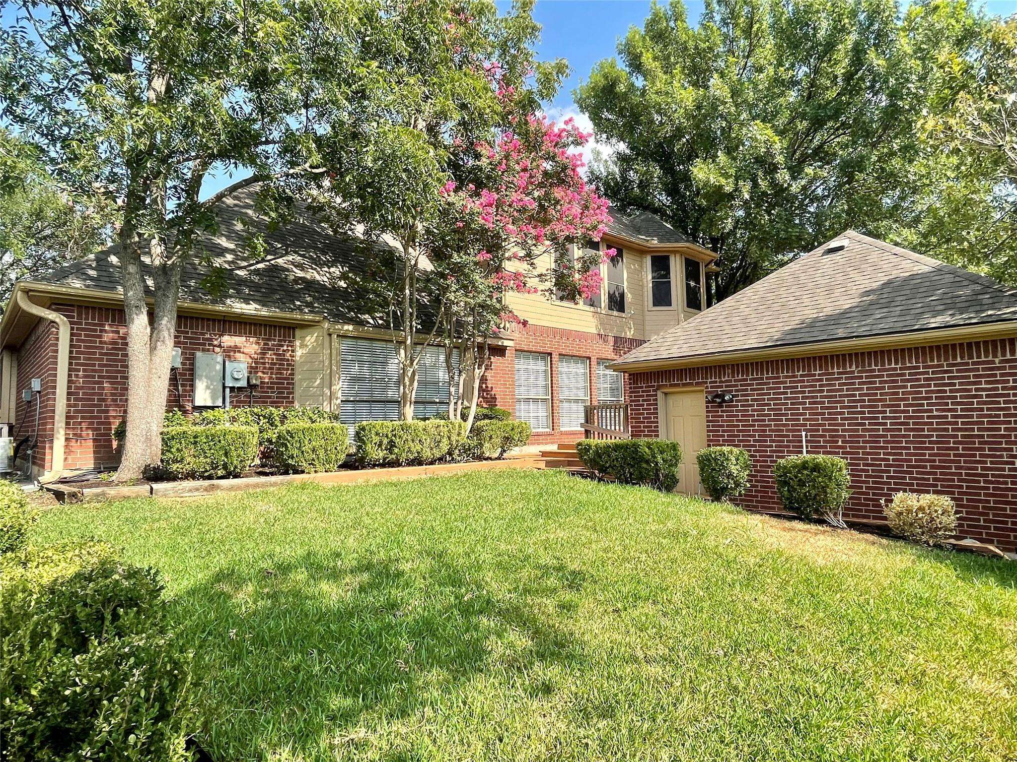 Grapevine, TX 76051,1045 Woodbriar Drive