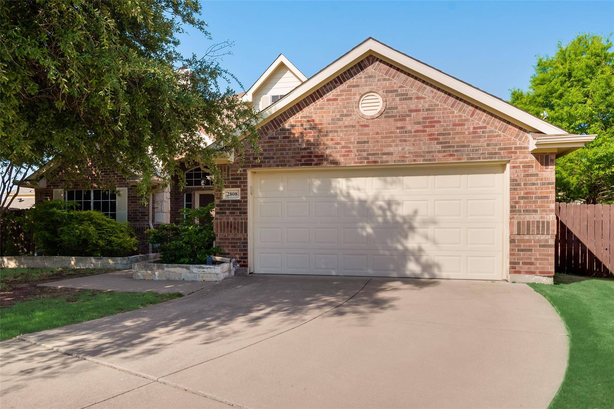 Grand Prairie, TX 75052,2808 Ivy Glen Court