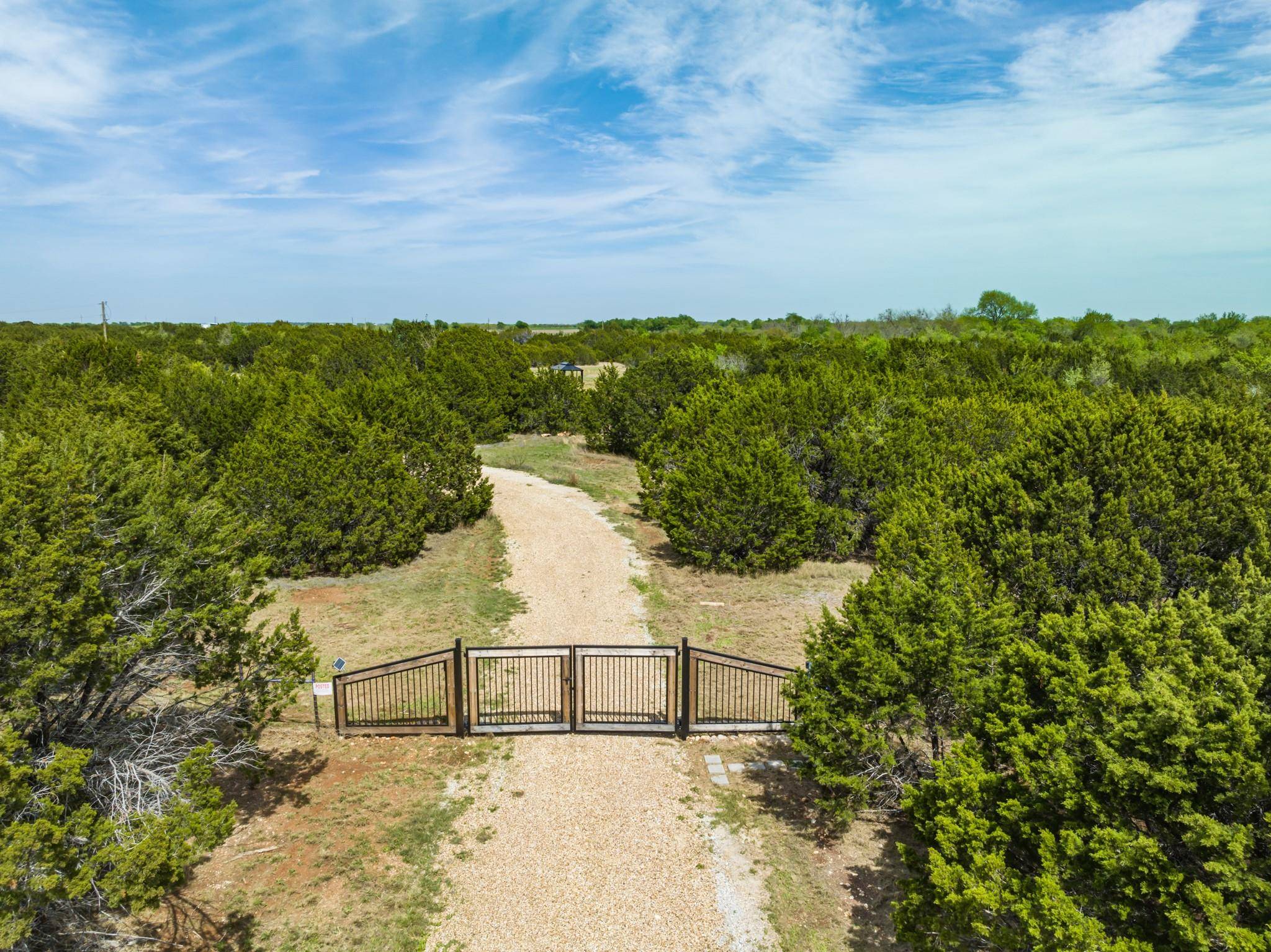 Blum, TX 76627,116 Creekview Drive