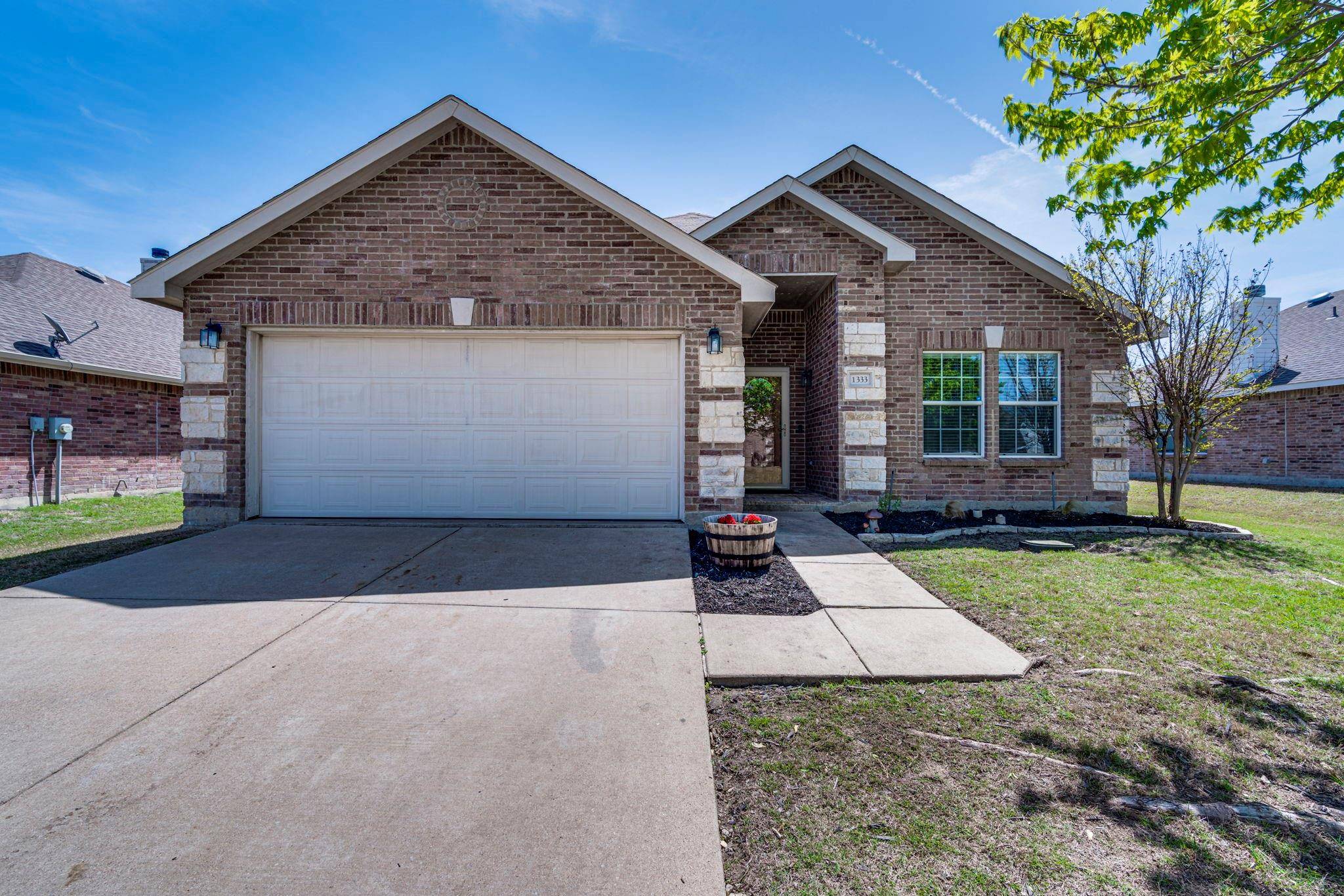 Burleson, TX 76028,1333 Haley Lane