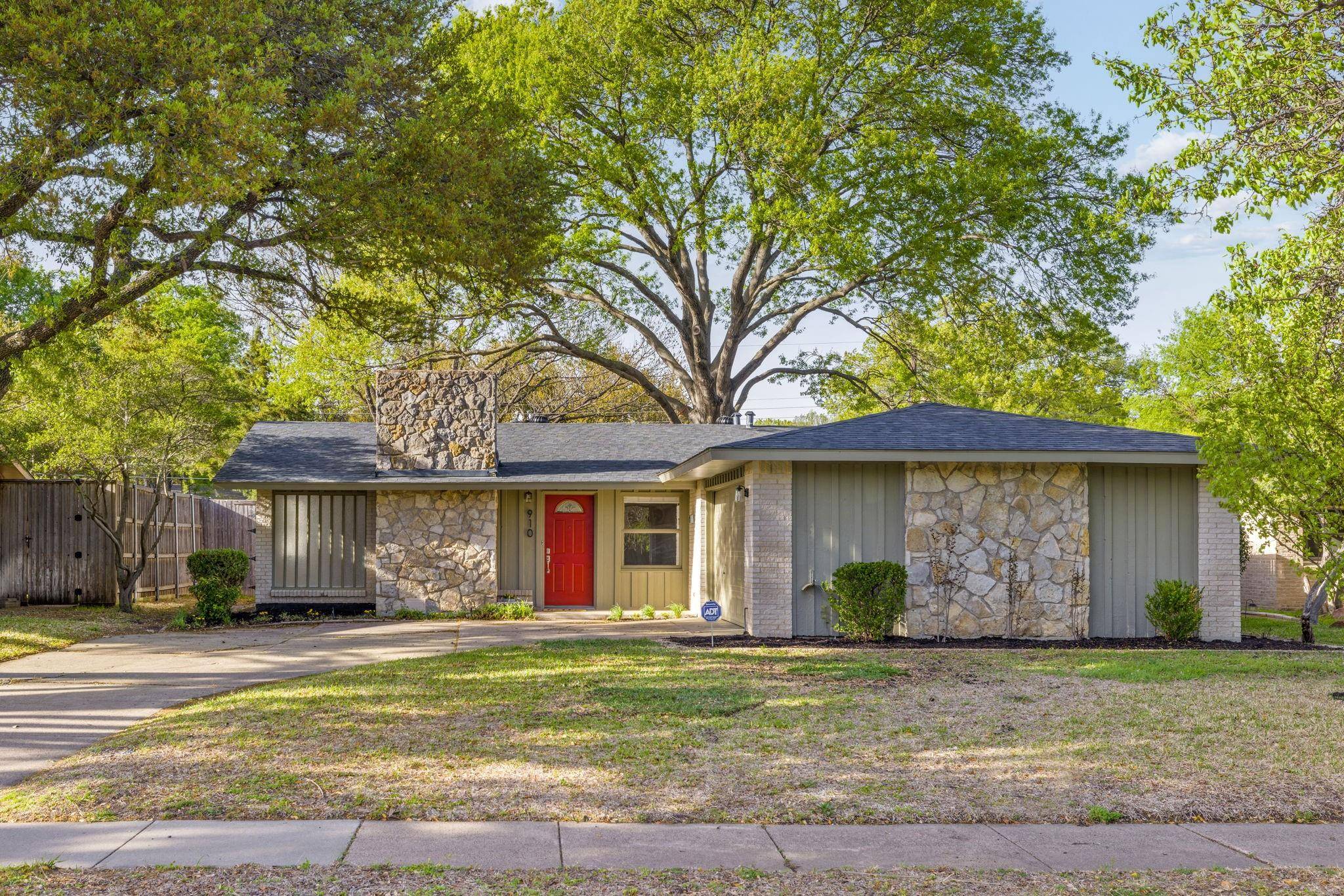 Richardson, TX 75080,910 Pinecrest Drive