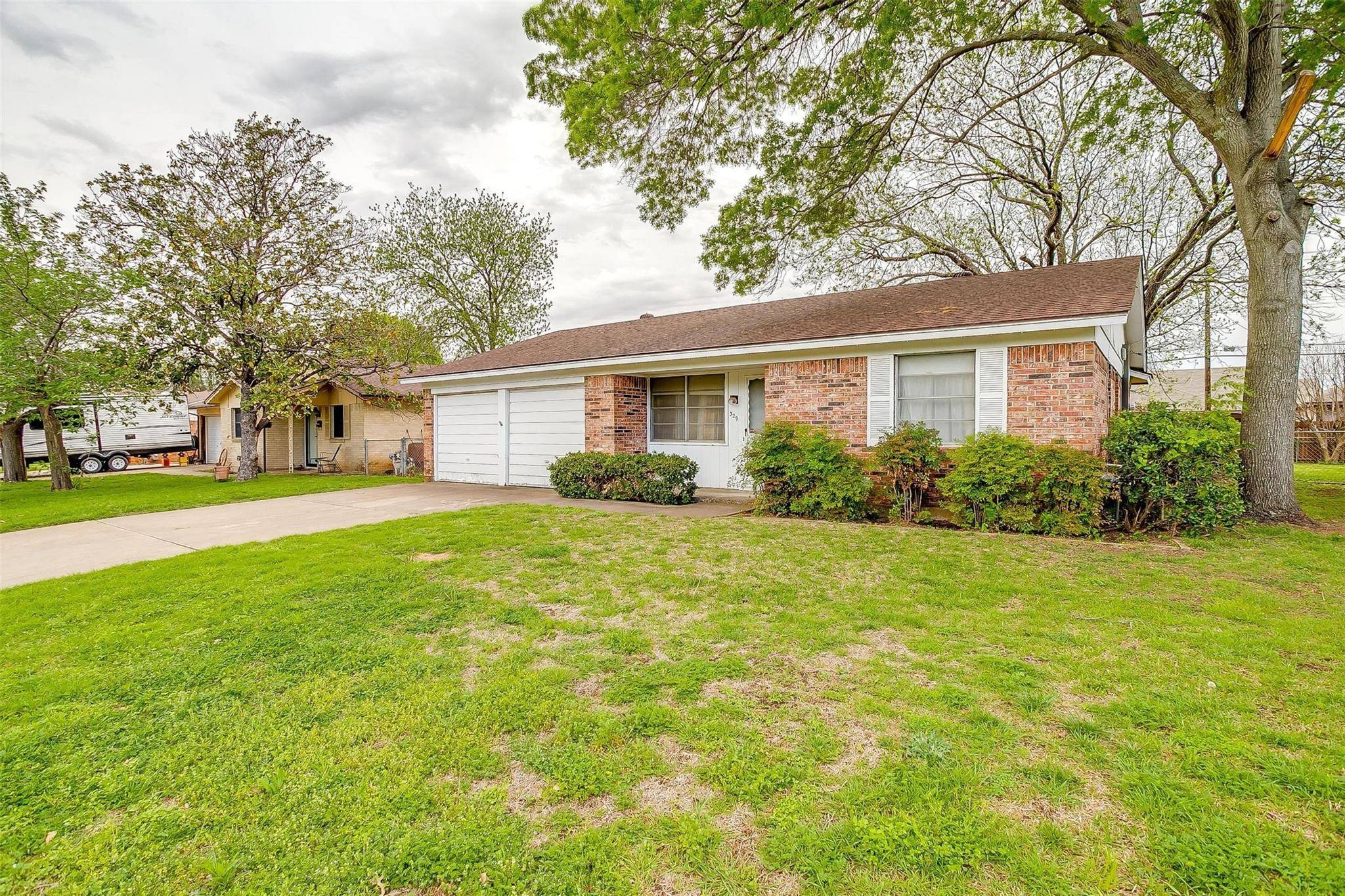 Burleson, TX 76028,329 Gregory Street