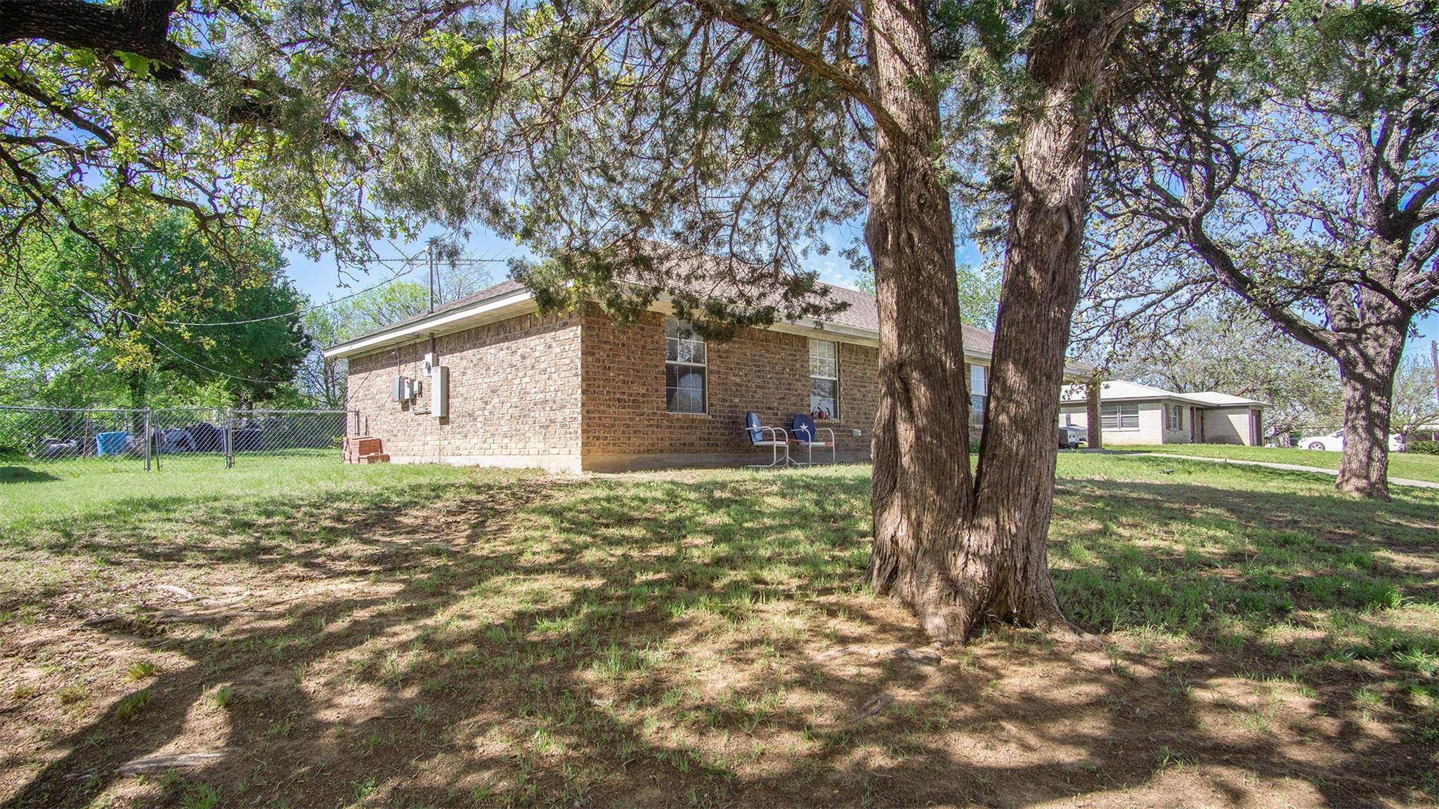 Alvord, TX 76225,207 Summit Street