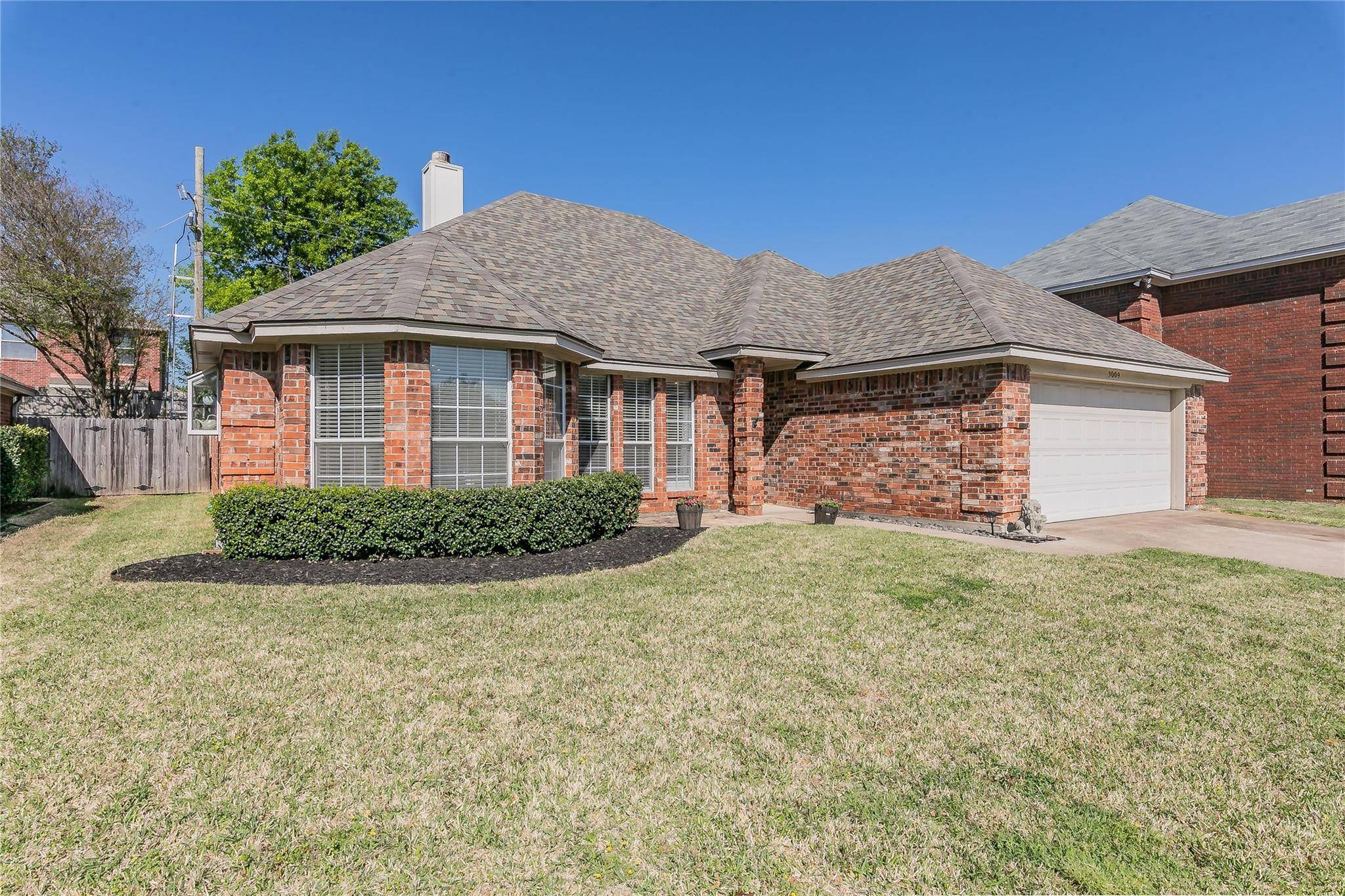 Euless, TX 76039,3009 Clairemont Lane