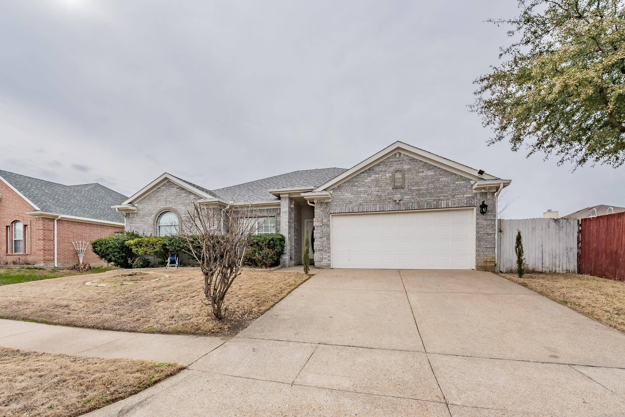 Arlington, TX 76001,6602 Stone Branch Drive