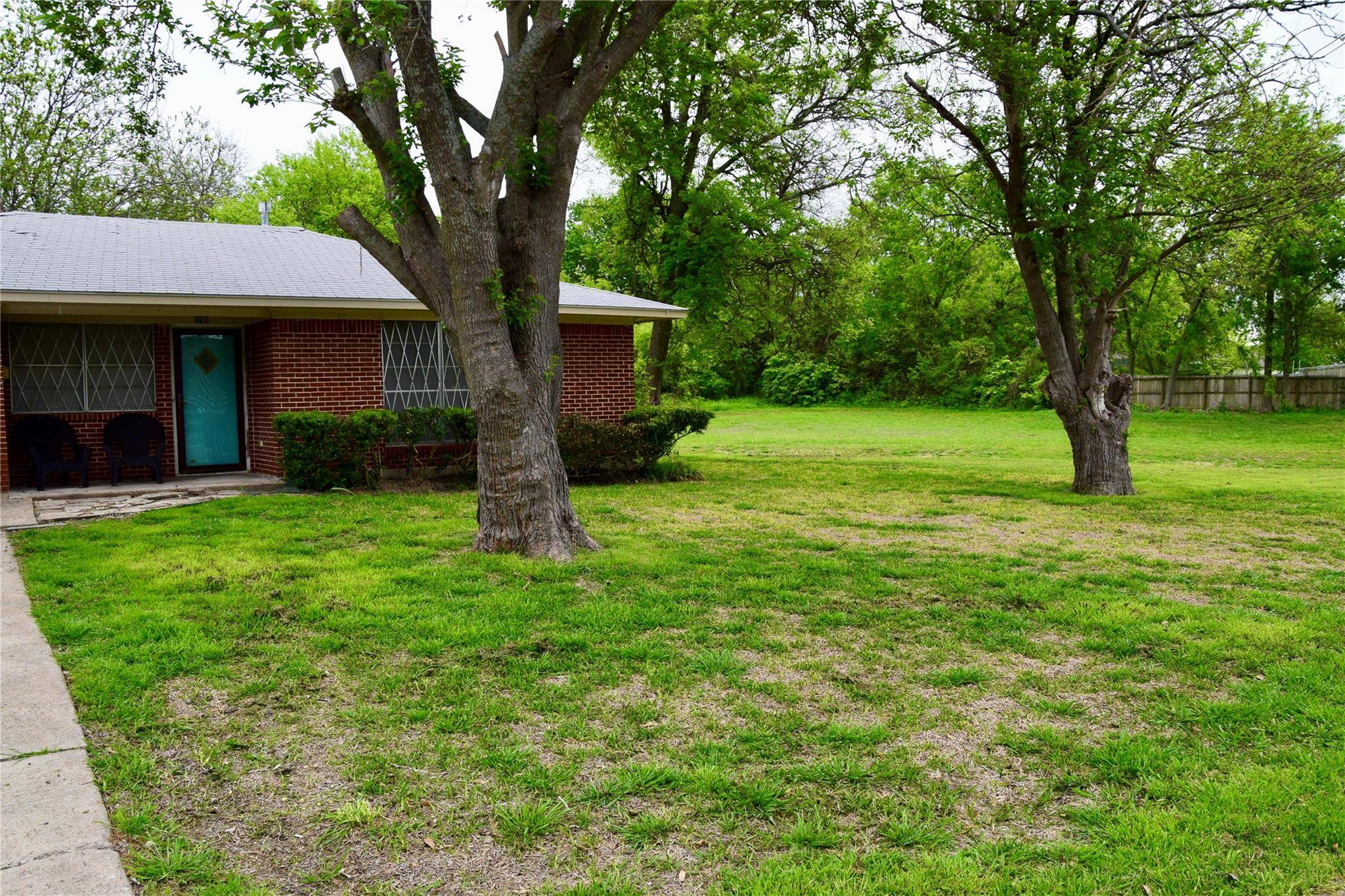 Farmersville, TX 75442,214 N Hamilton Street