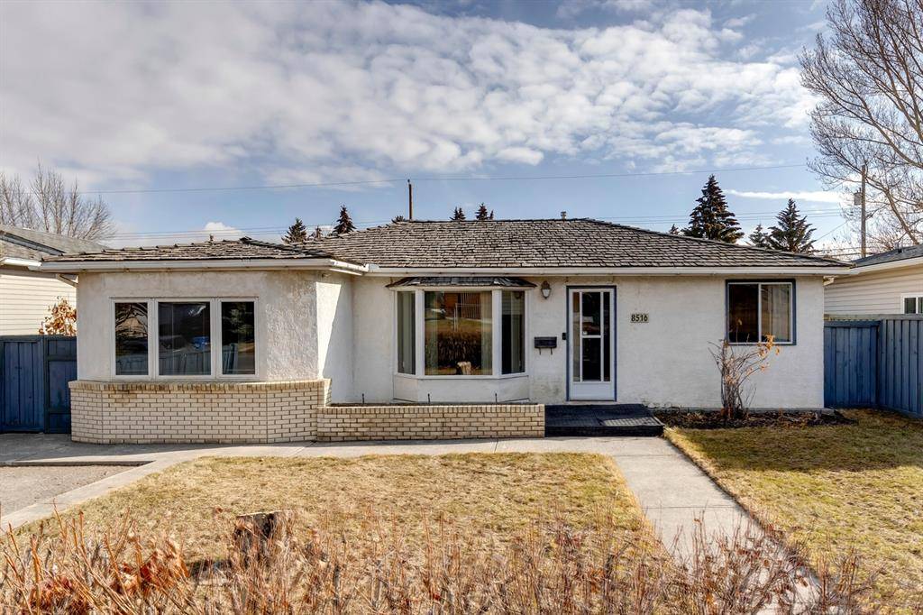 Calgary, AB T3B 1M1,8516 33 AVE NW