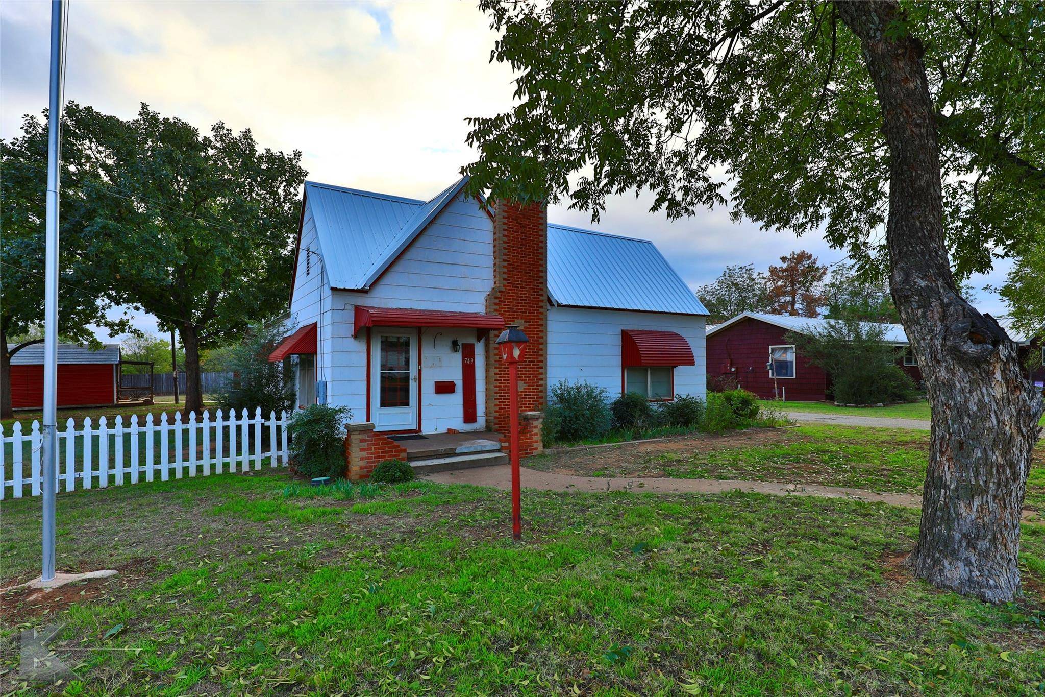 Baird, TX 79504,749 Race Street