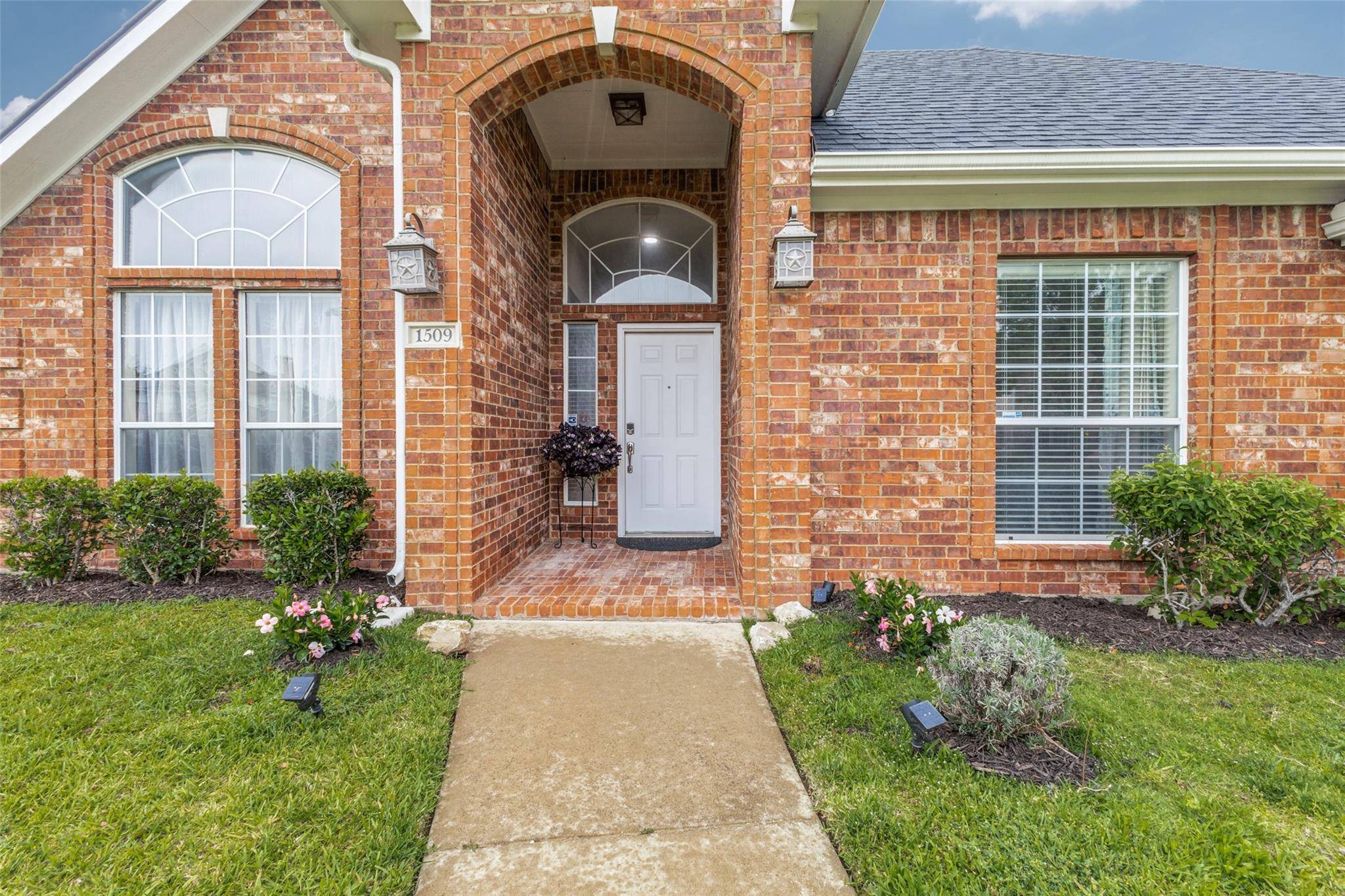 Garland, TX 75043,1509 Spring Hollow Lane