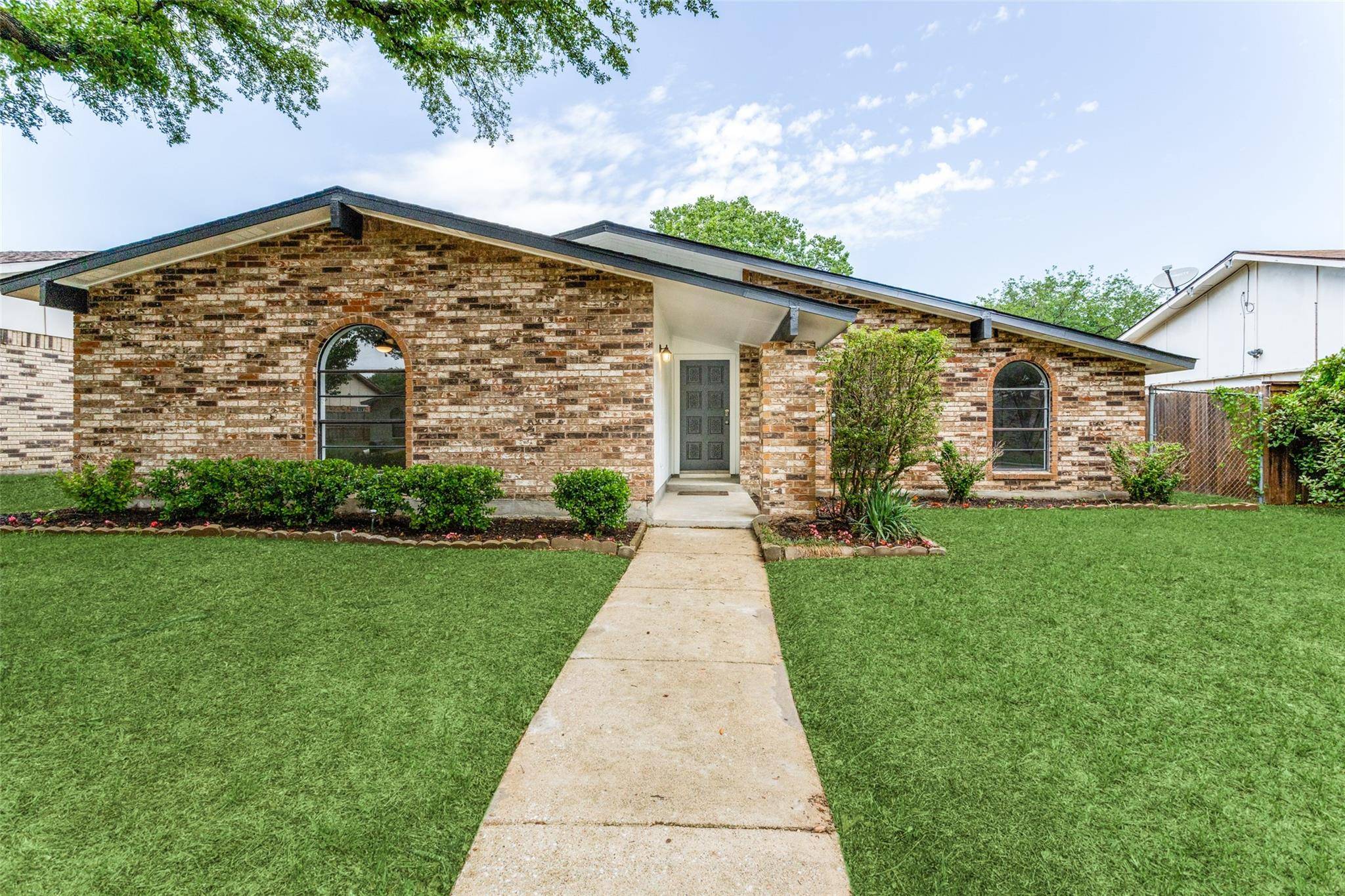 Dallas, TX 75249,7223 Hardwood Trail