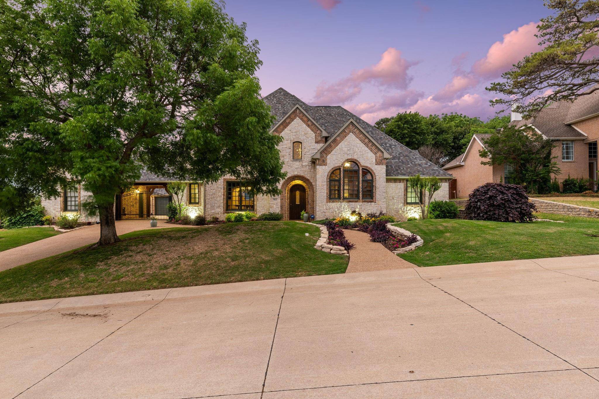 Highland Village, TX 75077,912 Misty Oak Drive