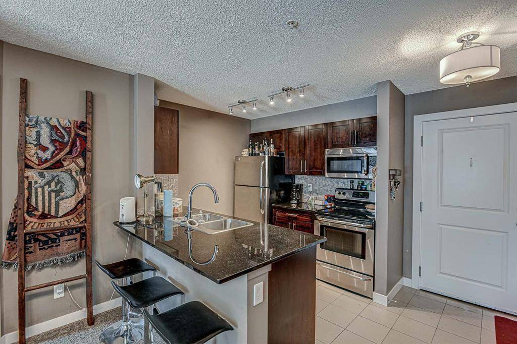 Calgary, AB T2X 2B9,81 Legacy BLVD SE #1131