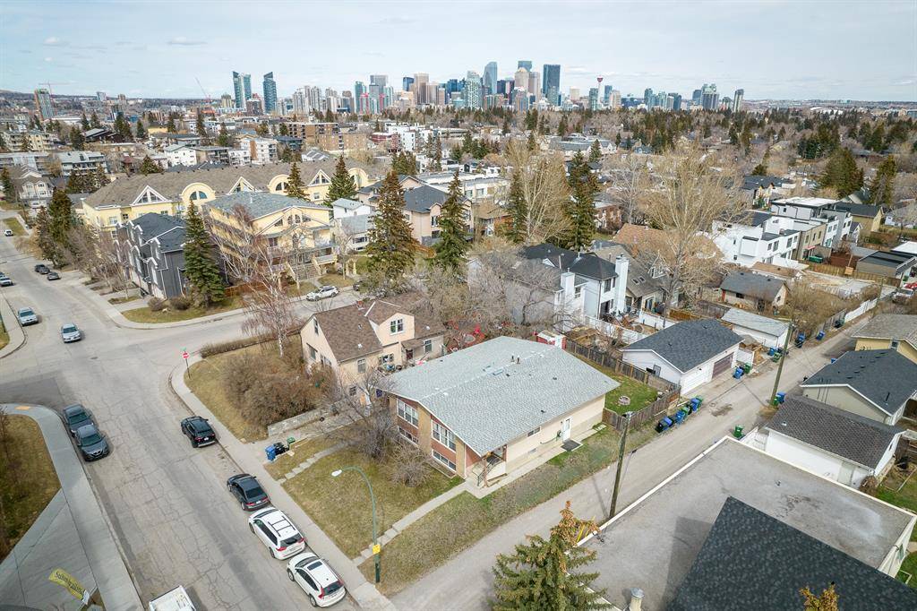 Calgary, AB T3B1Y2,3008/3010 16 ST SW