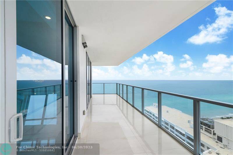 Hollywood, FL 33019,3101 S Ocean Dr  #2402