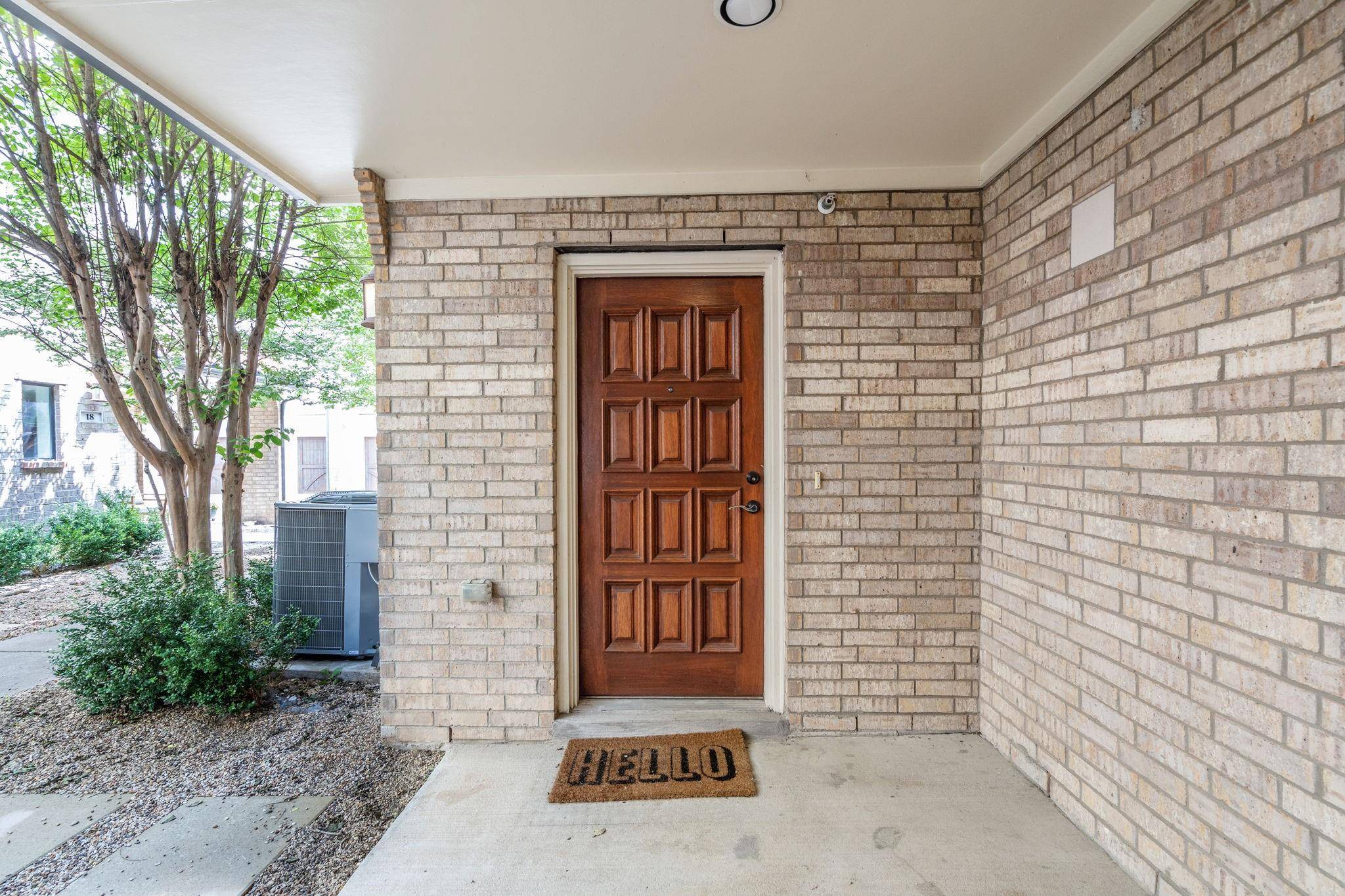 Dallas, TX 75240,13900 Noel Road #10