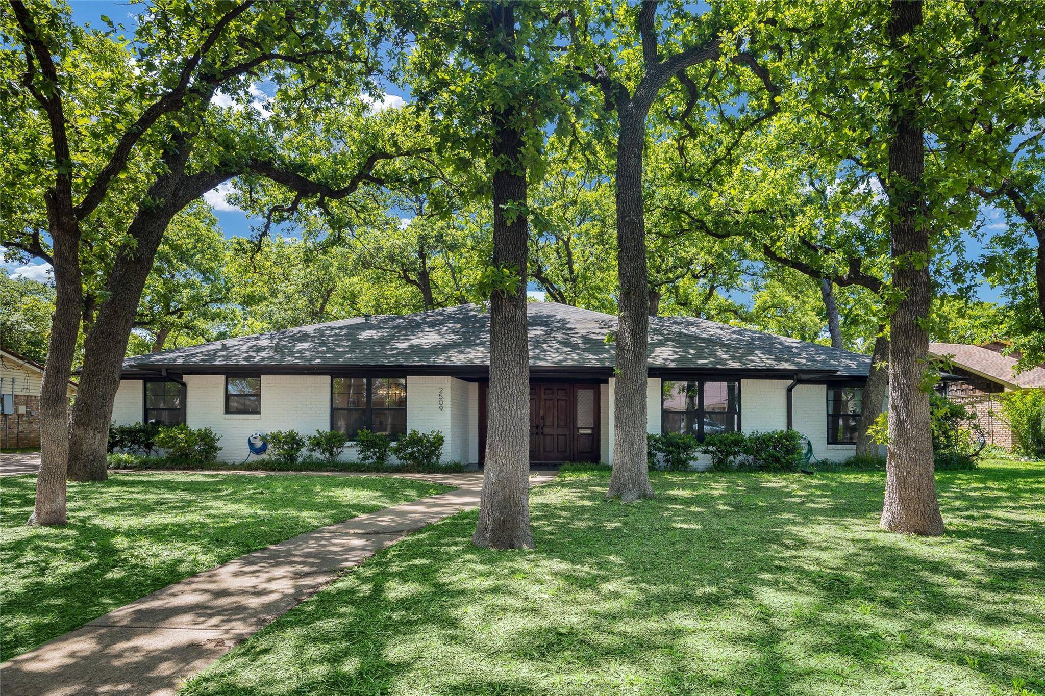 Irving, TX 75062,2509 Summit Drive