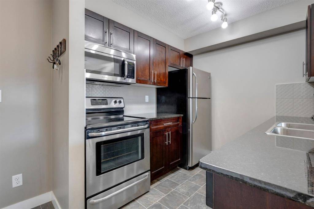 Calgary, AB T2X 2B9,81 Legacy BLVD SE #1403