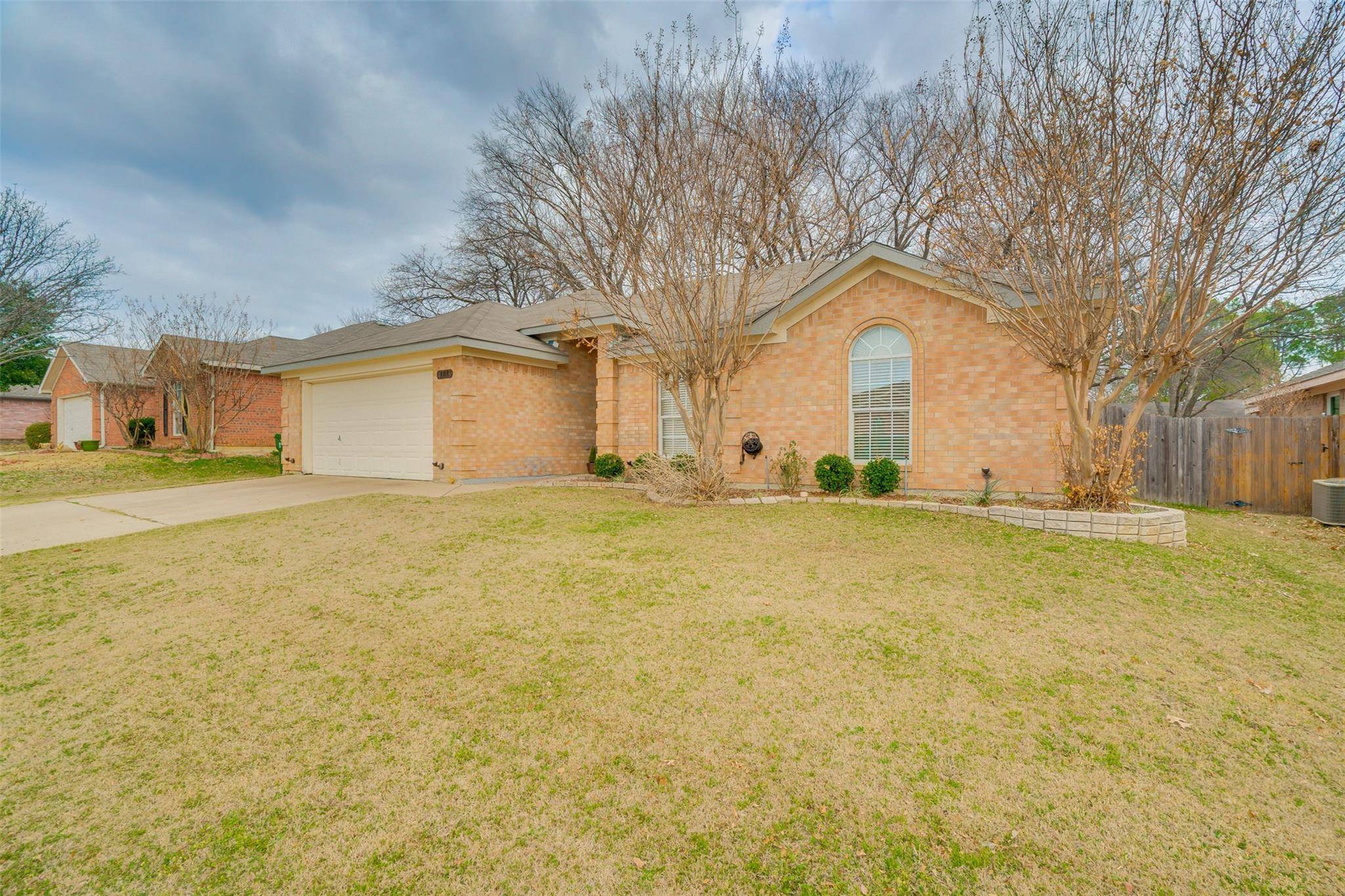 Mansfield, TX 76063,808 PARKHILL Drive