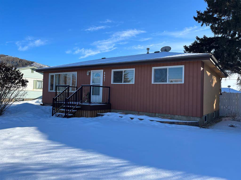 Peace River, AB T8S 1G3,9607 85 AVE