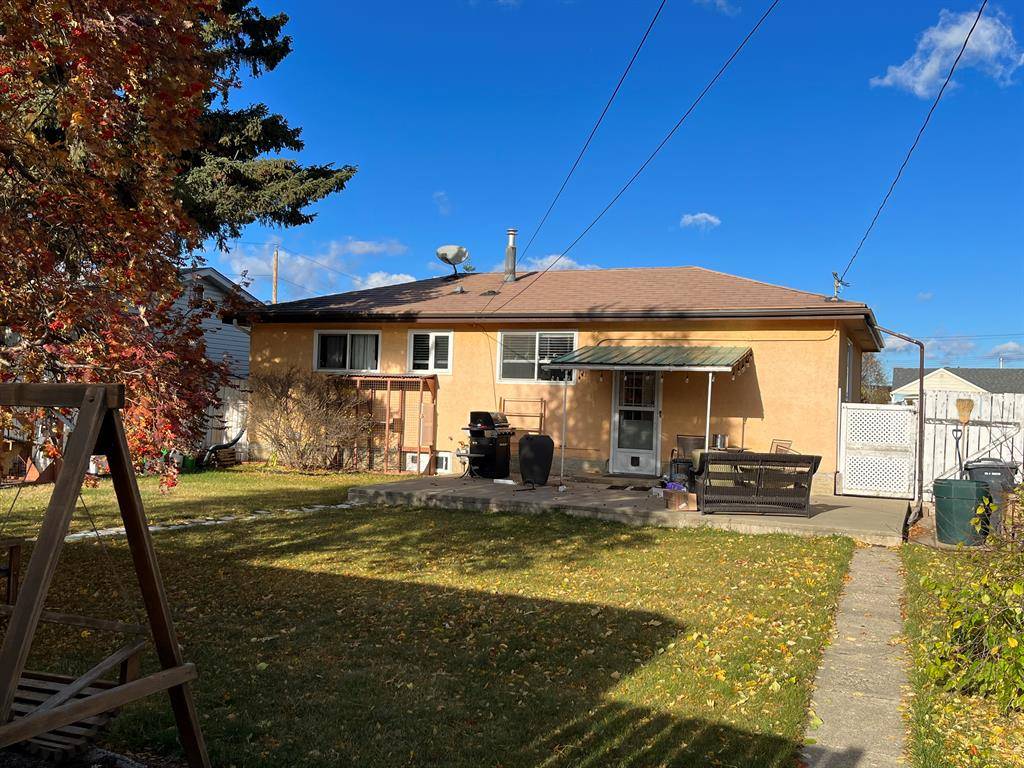 Peace River, AB T8S 1G3,9607 85 AVE