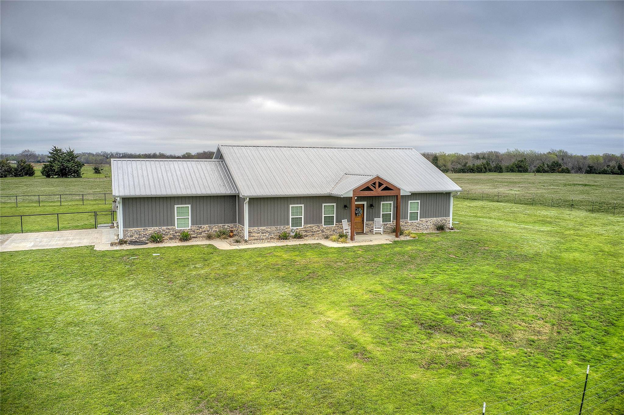 Lone Oak, TX 75453,345 Rs County Road 1520