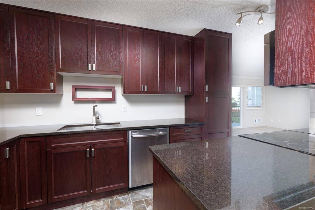 Campbell River, BC V9W 1A6,622 ISLAND Hwy S #202