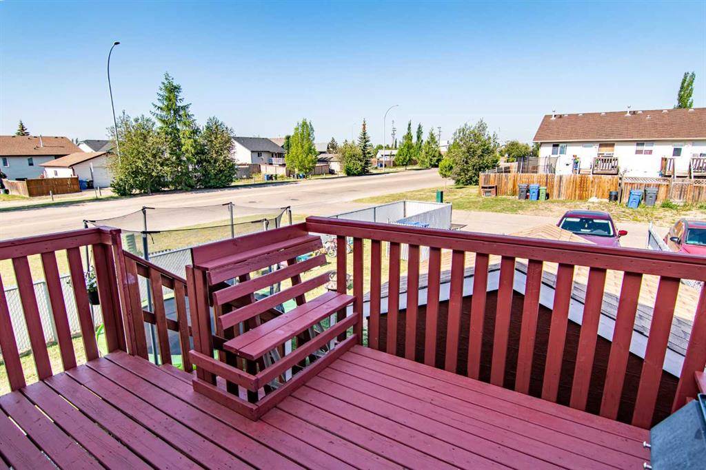 Red Deer, AB T4P 4C6,2 Kitson Close