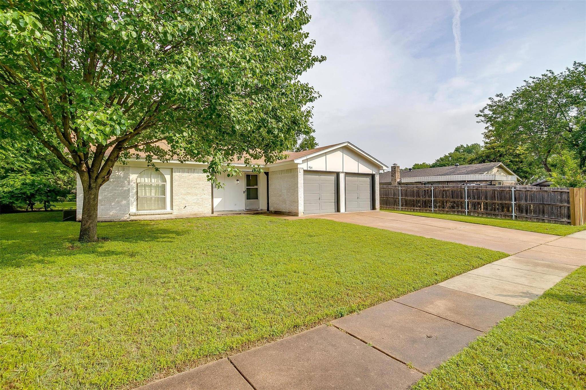 Burleson, TX 76028,904 Jayellen Court