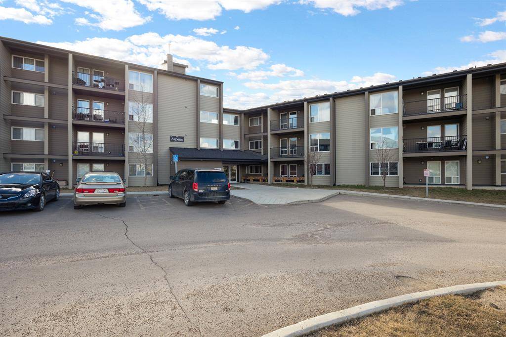 Fort Mcmurray, AB T9J 1J1,201 Abasand DR #1228