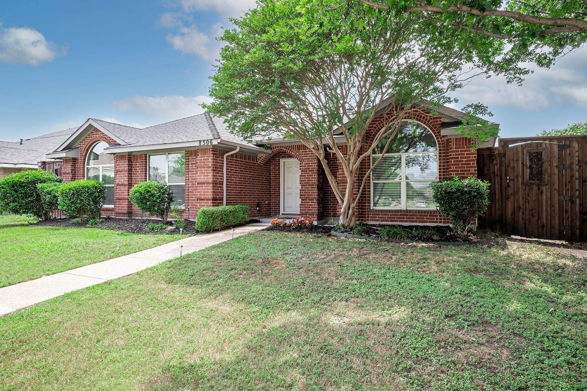 Rowlett, TX 75089,8506 Hartford Drive