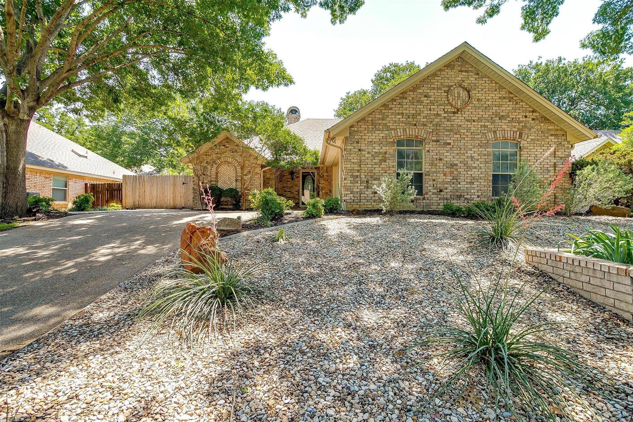 Arlington, TX 76016,4317 Rambling Creek Drive