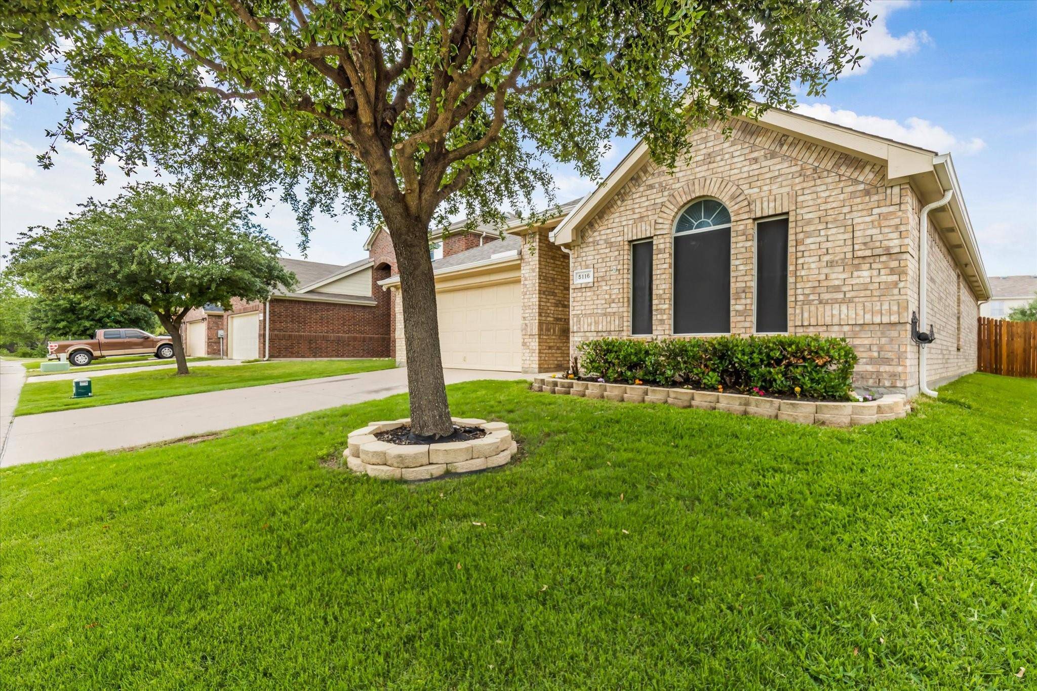 Fort Worth, TX 76179,5116 Parkview Hills Lane