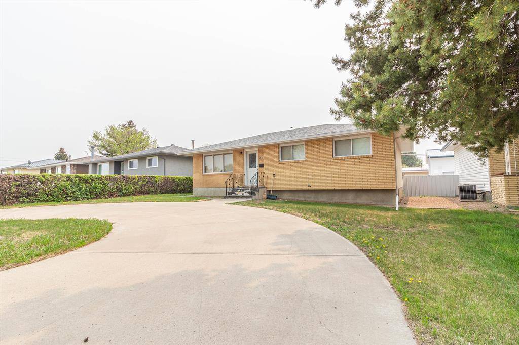 Medicine Hat, AB T1A2B4,2023 17 ST SE