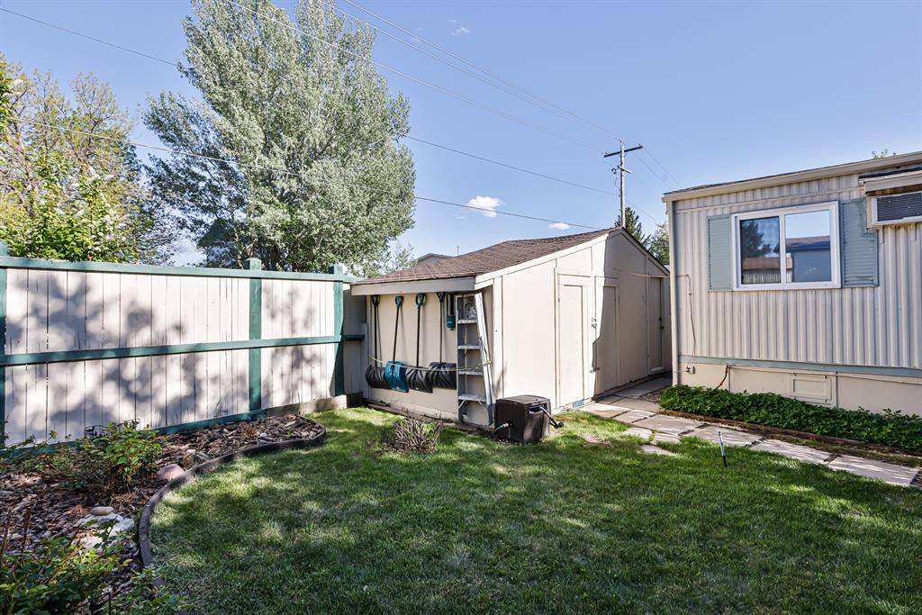 Lethbridge, AB T1H 4E8,2300 13 ST N #238